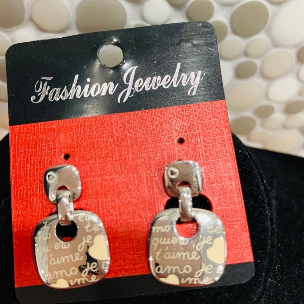 E77- Je T’aime Silver Earrings BN